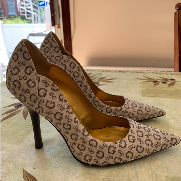 Guess Heels - Picture 1 of 4